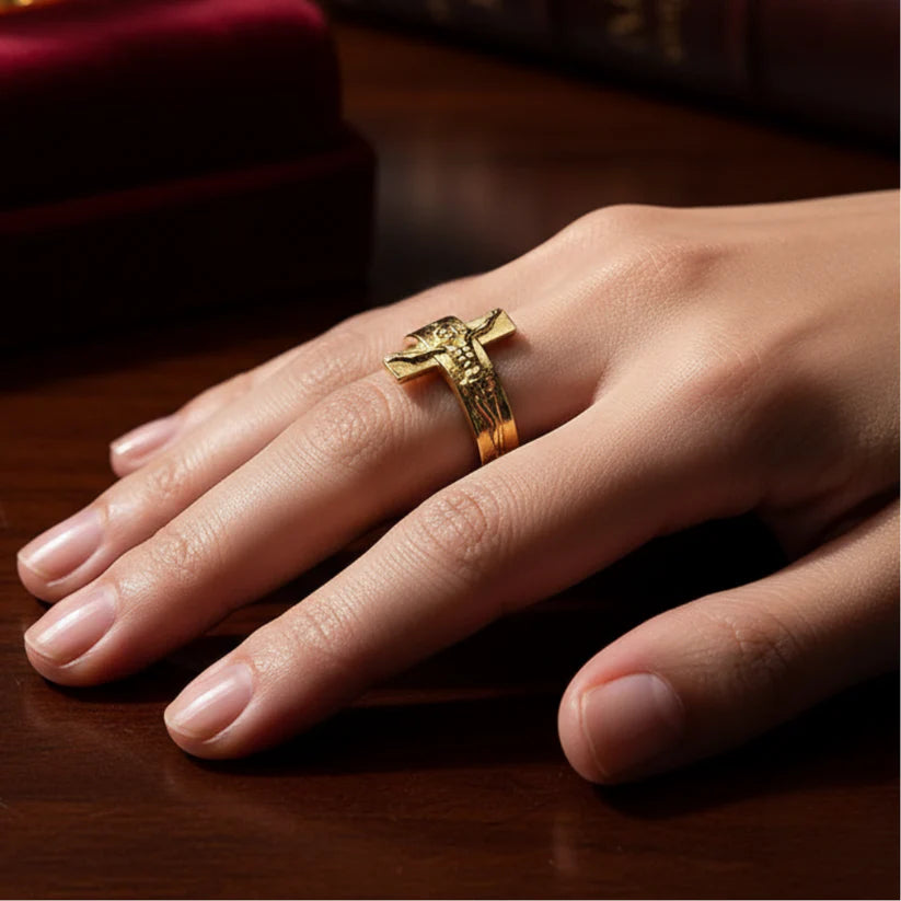 Jesus Christ Ring - in Gold